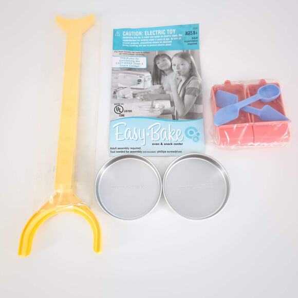 2003 Hasbro Teal and White Easy Bake Oven with Accessories FOR PARTS ONLY FLAWS - Picture 8 of 11